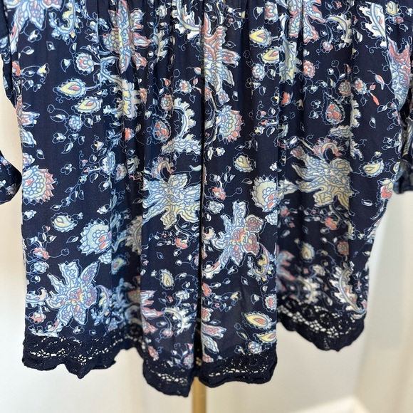 ❤️ Roxy Navy Floral Kimono with crochet  detail at bottom Small NWOT - Picture 8 of 9